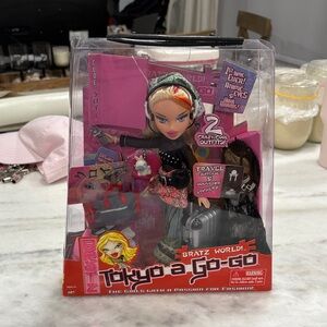 Bratz Tokyo a Go-Go Doll - Pink/Black Outfit